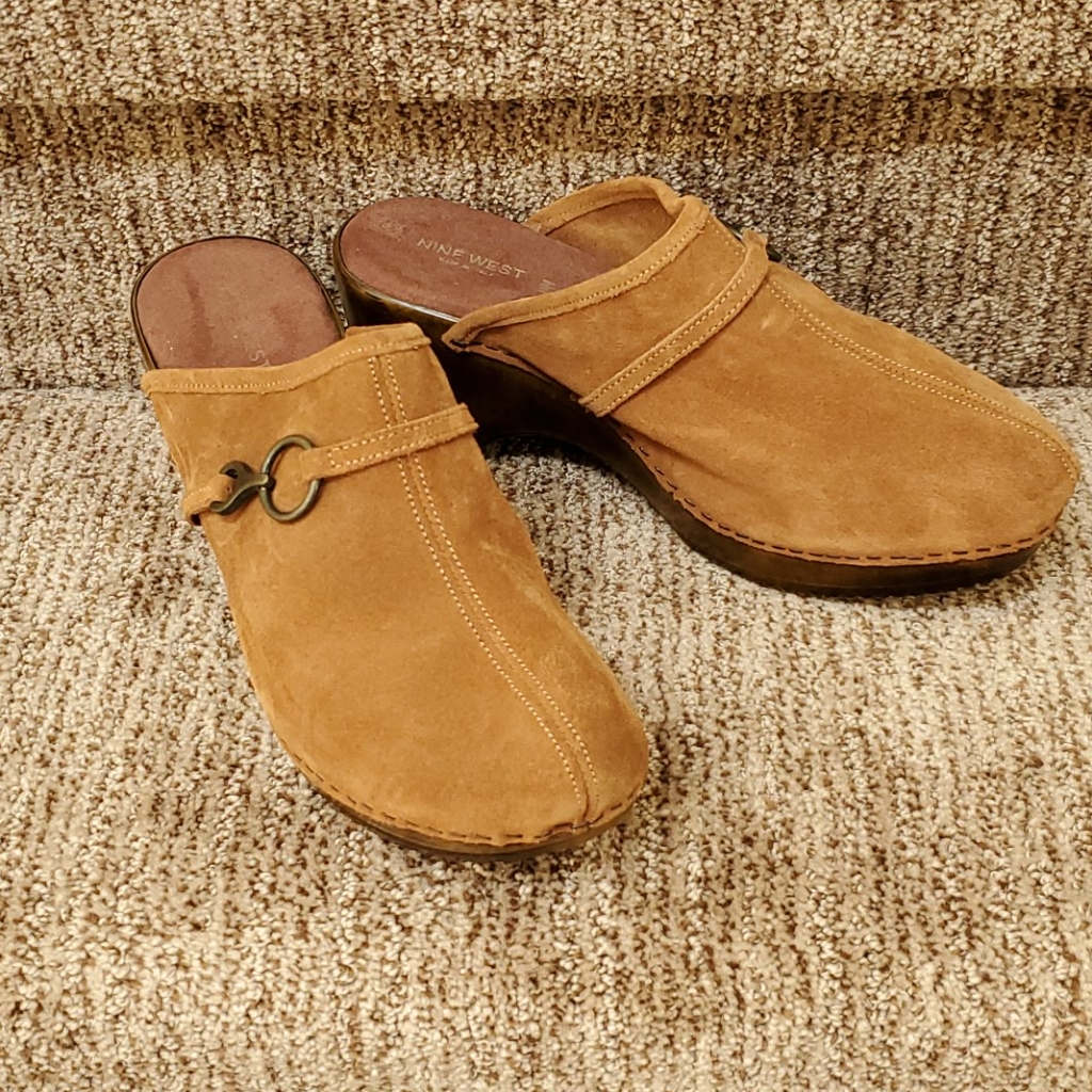 Nine West Clogs